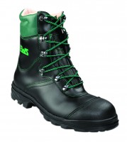 Forestry boot for chainsaw protection